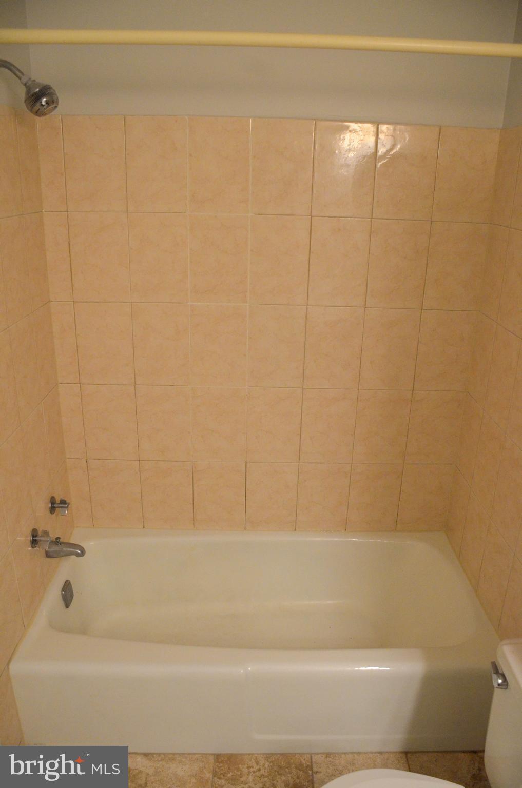1424 Northgate Square, Unit 22B Reston, VA 20190 - Photo 15 of 16 Bath