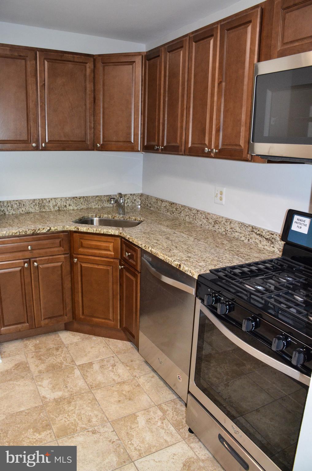 1424 Northgate Square, Unit 22B Reston, VA 20190 - Photo 3 of 16 Kitchen
