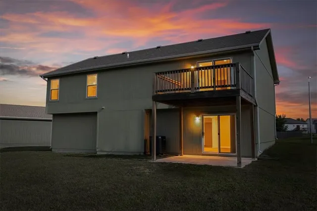 $325,000 | 9707 East 222nd Street, Peculiar, MO 64078