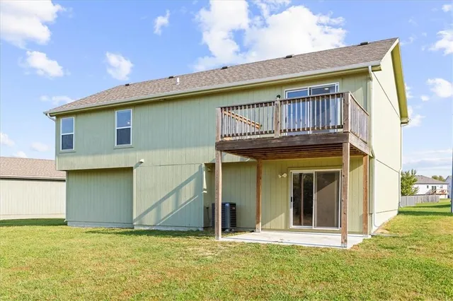 $325,000 | 9707 East 222nd Street, Peculiar, MO 64078