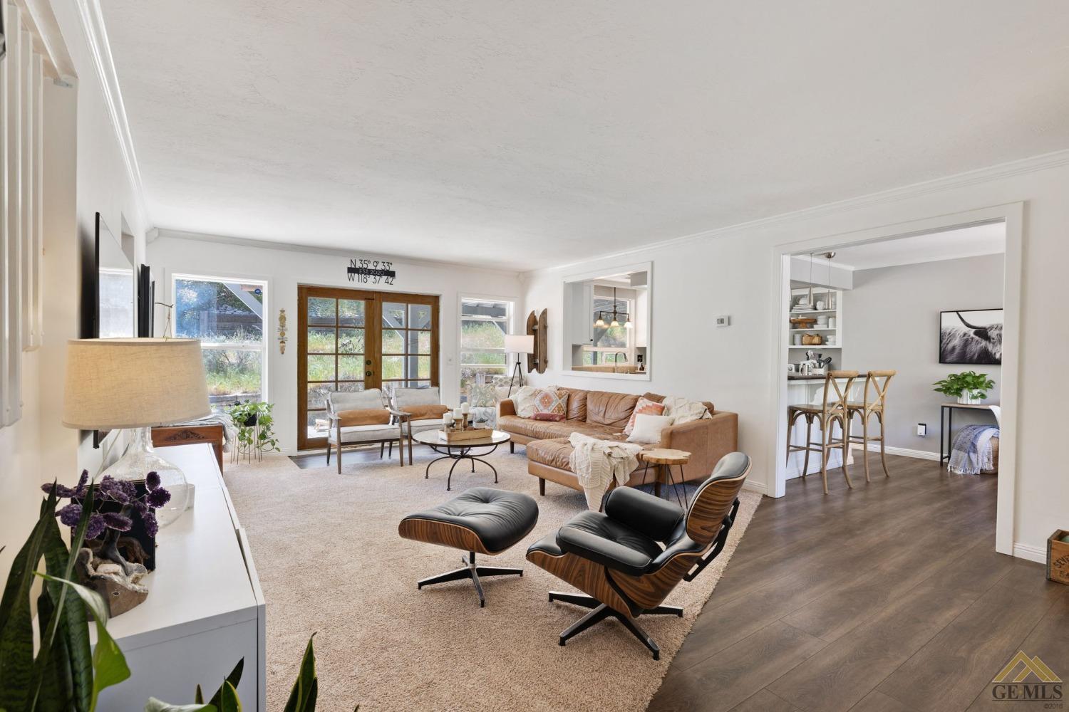 Undisclosed Address Tehachapi, CA 93561 - Photo 11 of 57 a living room with furniture