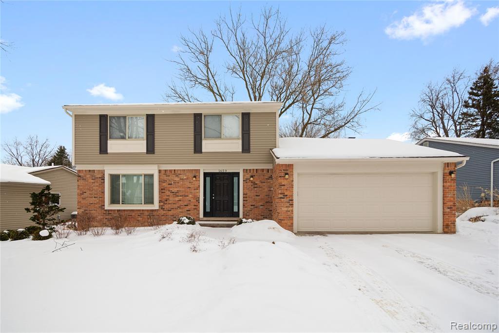 1659 Dennett Lane Rochester Hills, MI 48307 - Photo 1 of 49