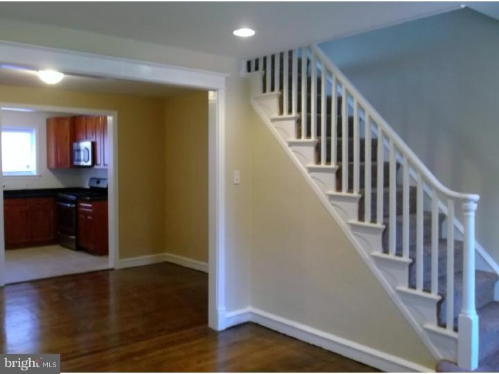 7716 Temple Road Philadelphia, PA 19150 - Photo 2 of 25 Living Room