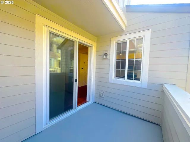 $399,999 | 6547 Northeast Brighton Street, Hillsboro, OR 97124