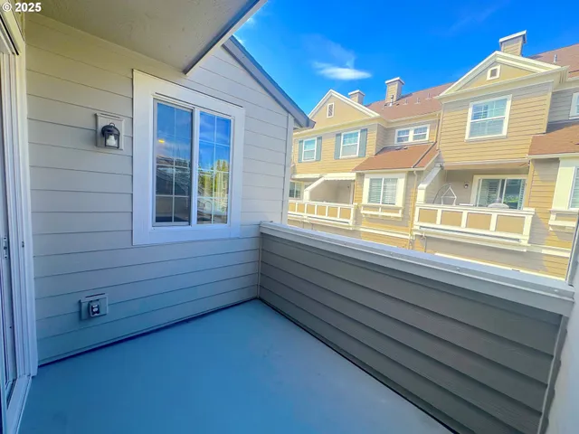 $399,999 | 6547 Northeast Brighton Street, Hillsboro, OR 97124