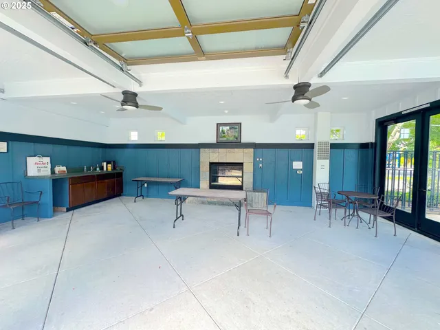 $399,999 | 6547 Northeast Brighton Street, Hillsboro, OR 97124