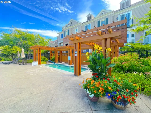 $399,999 | 6547 Northeast Brighton Street, Hillsboro, OR 97124