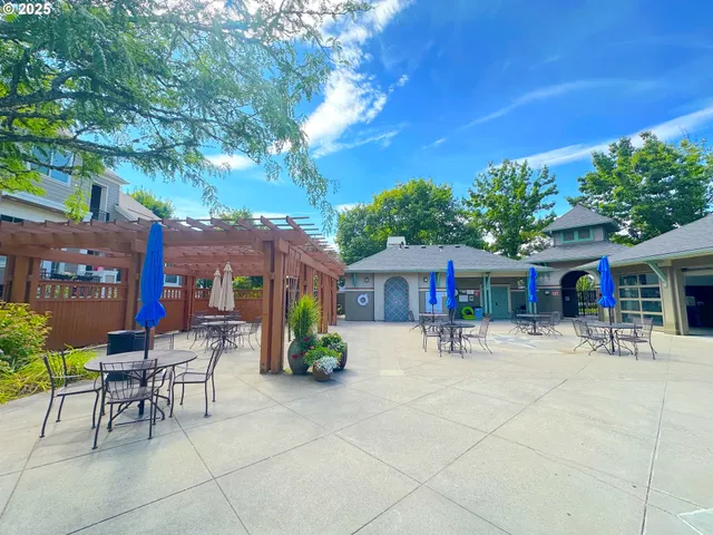 $399,999 | 6547 Northeast Brighton Street, Hillsboro, OR 97124