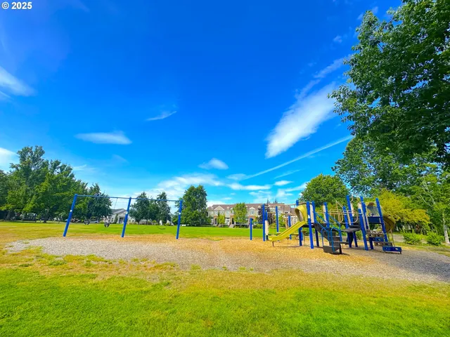 $399,999 | 6547 Northeast Brighton Street, Hillsboro, OR 97124