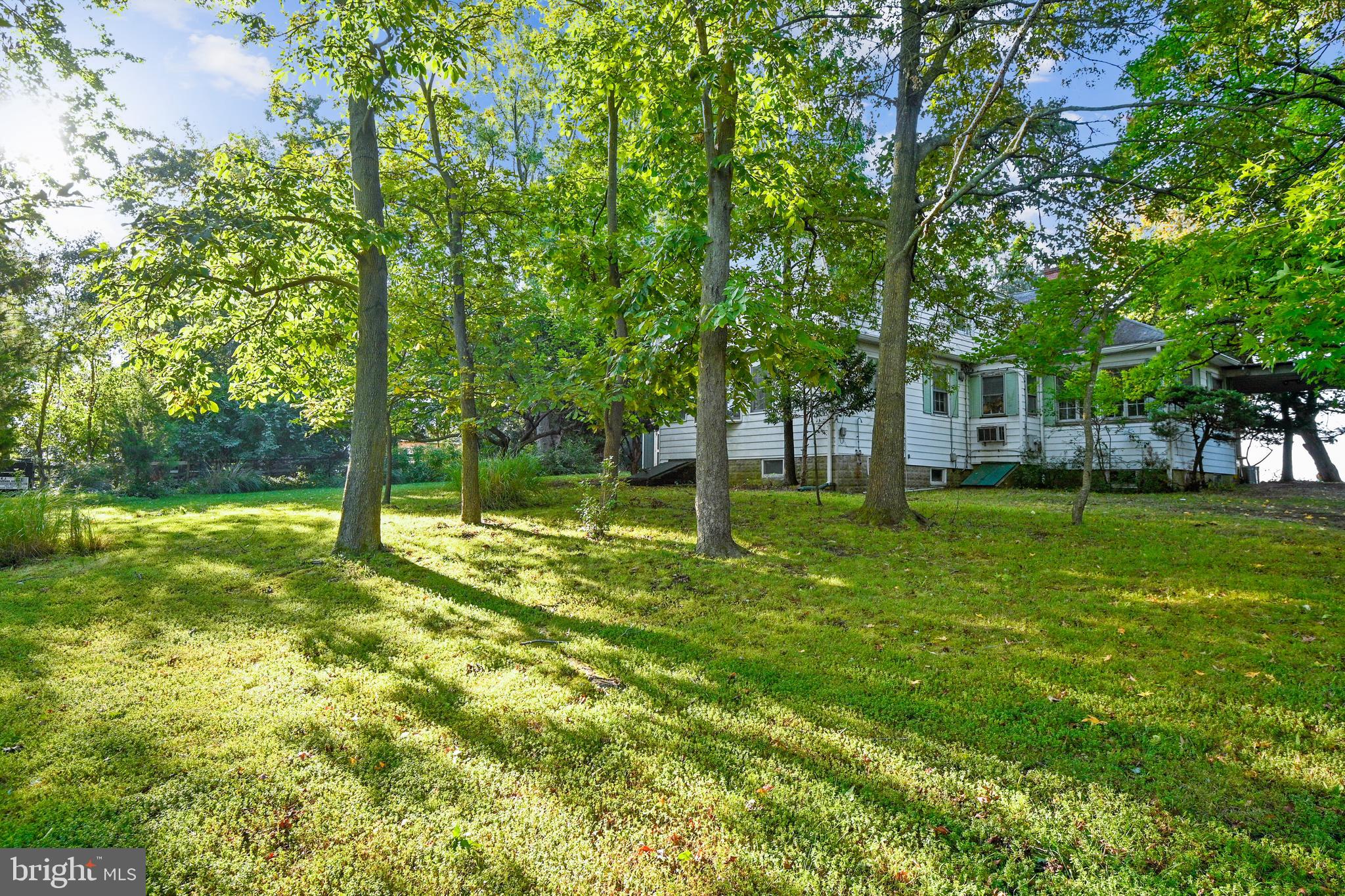 3736 Thomas Point Road Annapolis, MD 21403 - Photo 14 of 49 Oakwood Manor affords privacy on its spacious lot