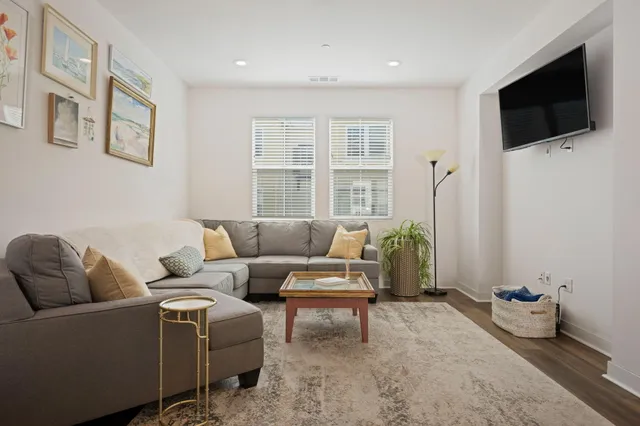 $1,055,000 | 507 Bolinas Way, Unit 103, Goleta, CA 93117