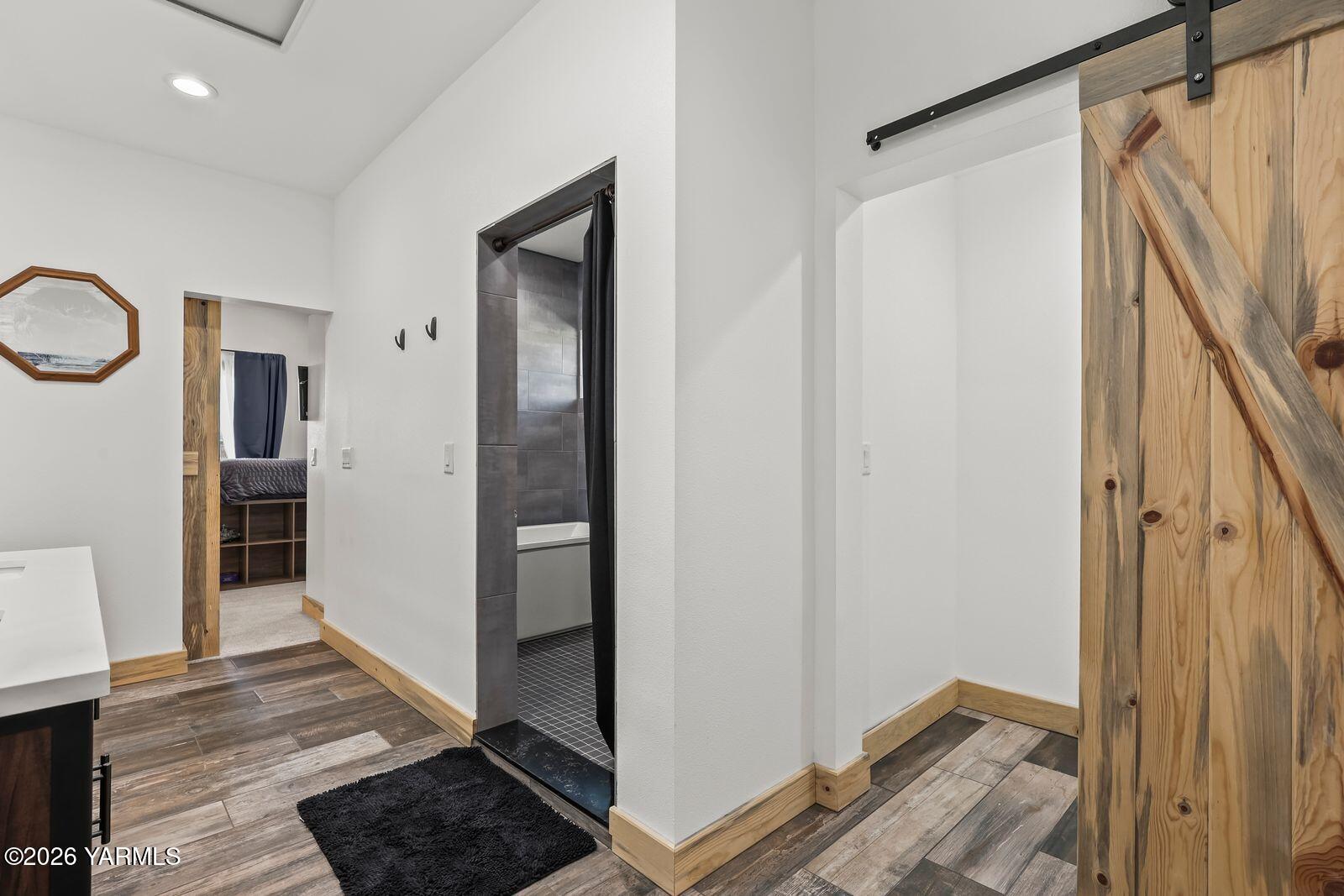 190 Gopher Road Selah, WA 98942 - Photo 32 of 48 31 Jack & Jill Bathrooms 2
