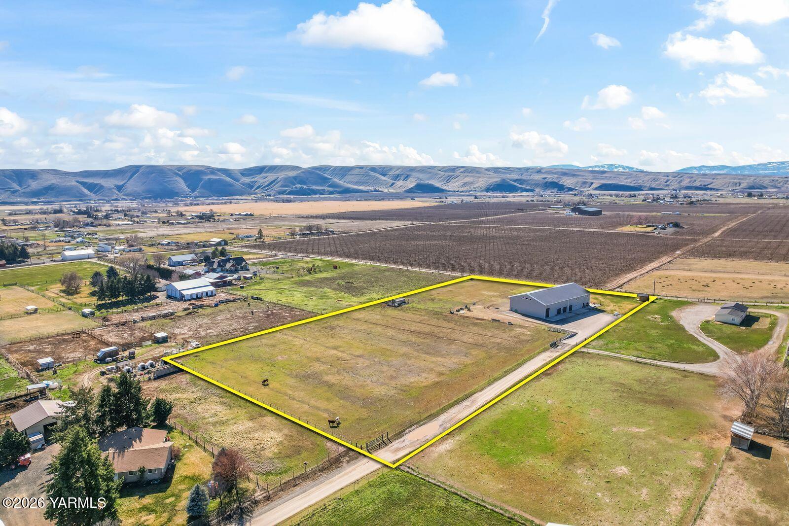 190 Gopher Road Selah, WA 98942 - Photo 42 of 48 41 Drone