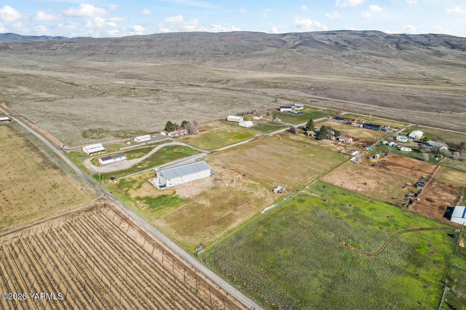 190 Gopher Road Selah, WA 98942 - Photo 47 of 48 46 Drone