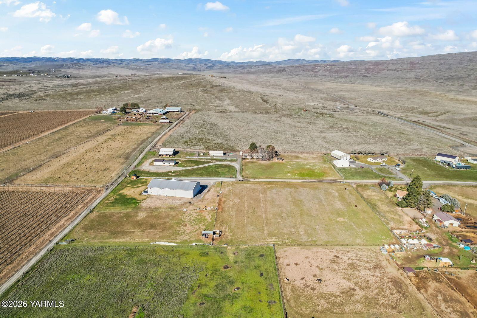 190 Gopher Road Selah, WA 98942 - Photo 48 of 48 47 Drone