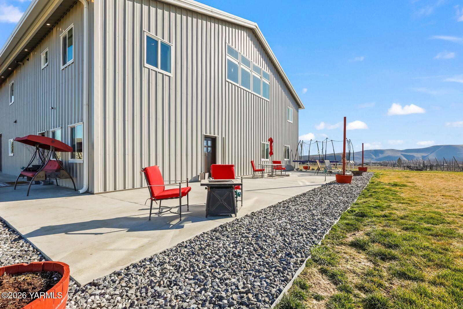 190 Gopher Road Selah, WA 98942 - Photo 5 of 48 4.1 Front