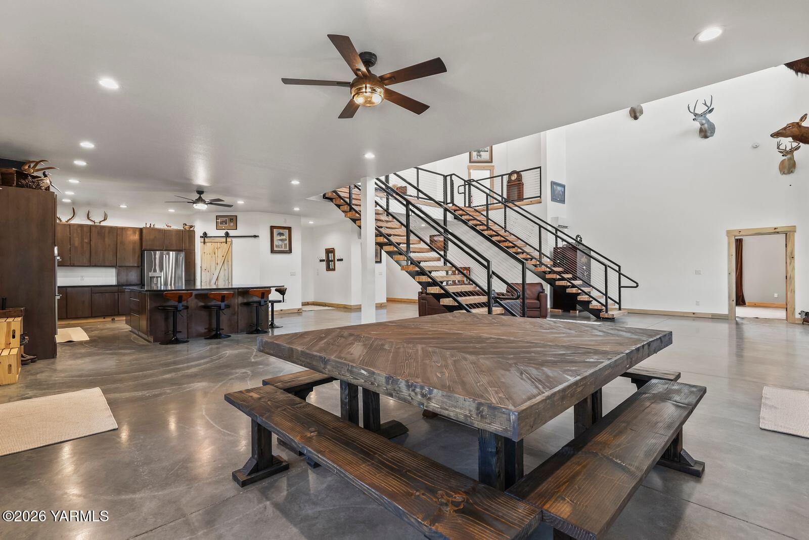 190 Gopher Road Selah, WA 98942 - Photo 6 of 48 5 Dining Room