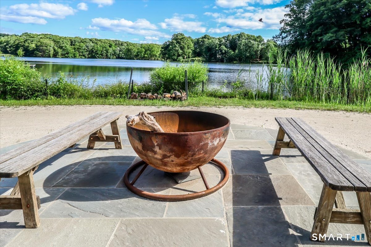 139 Seth Low Mountain Road Ridgefield, CT 06877 - Photo 37 of 40