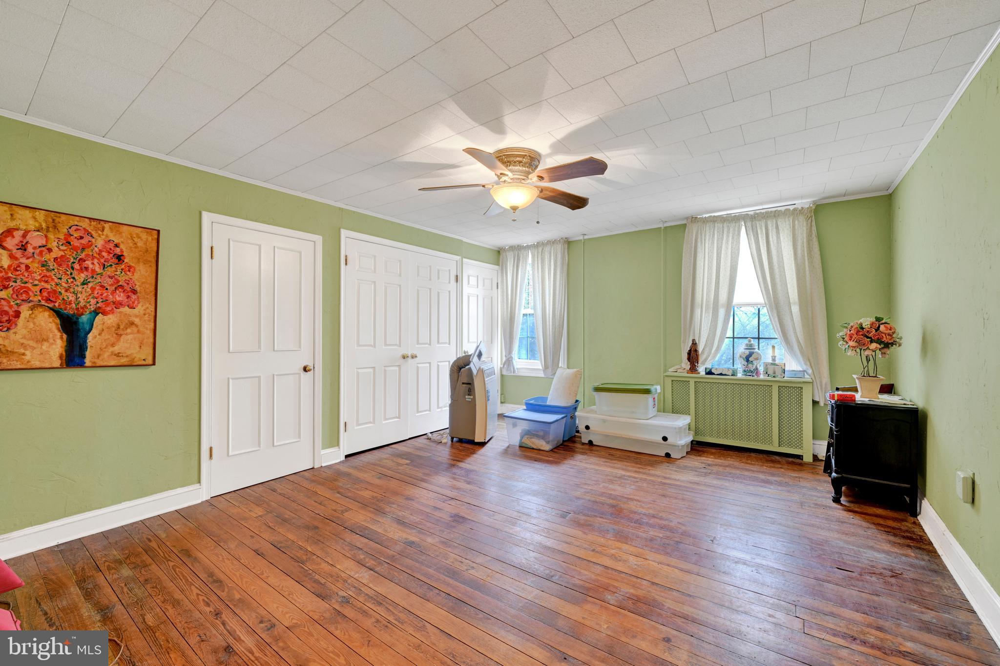 6500 Old Harford Road Baltimore, MD 21214 - Photo 13 of 28 a living room with furniture and a window