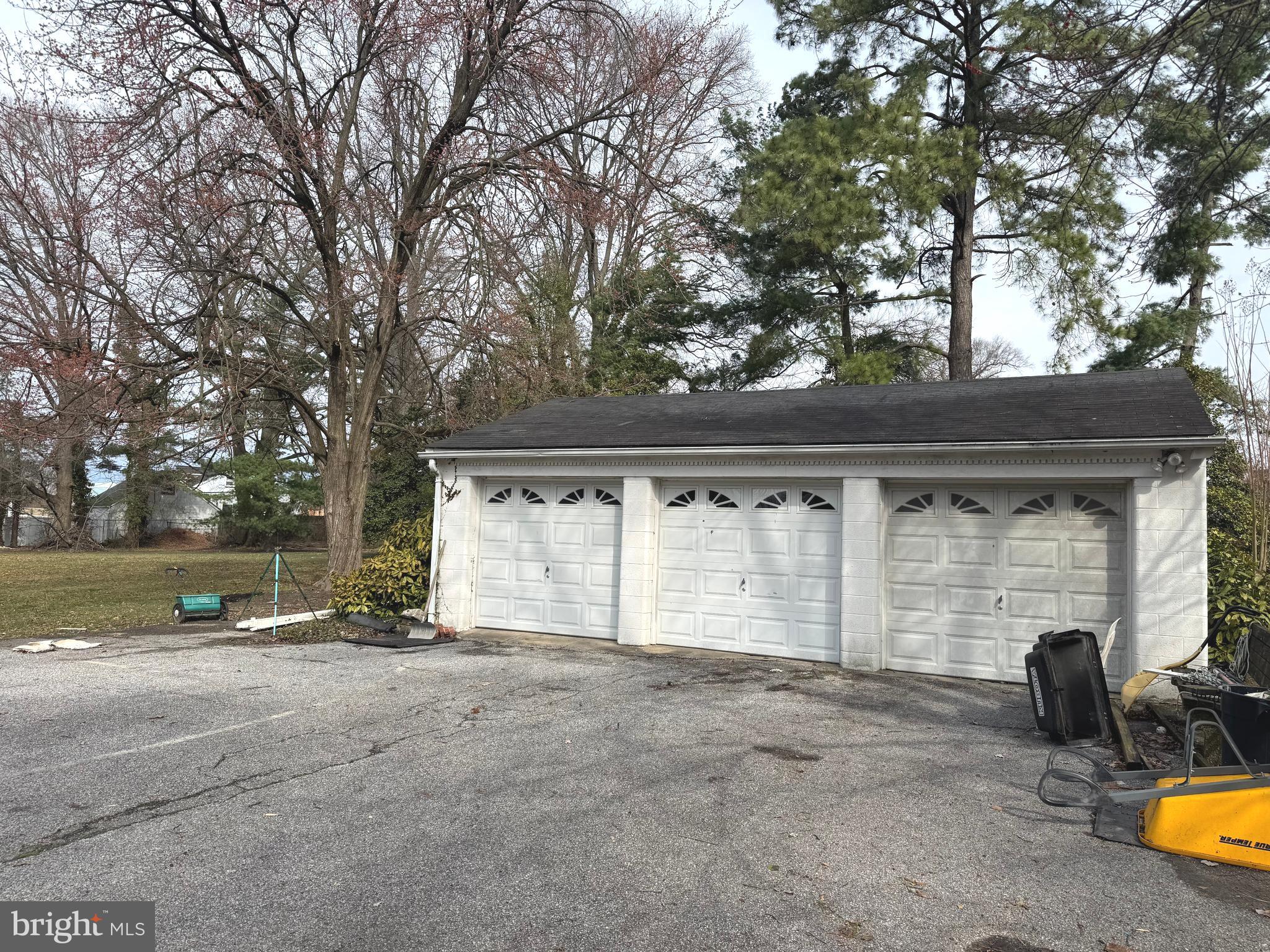 6500 Old Harford Road Baltimore, MD 21214 - Photo 2 of 31 Detached 3 Car Garage and plenty of parking!