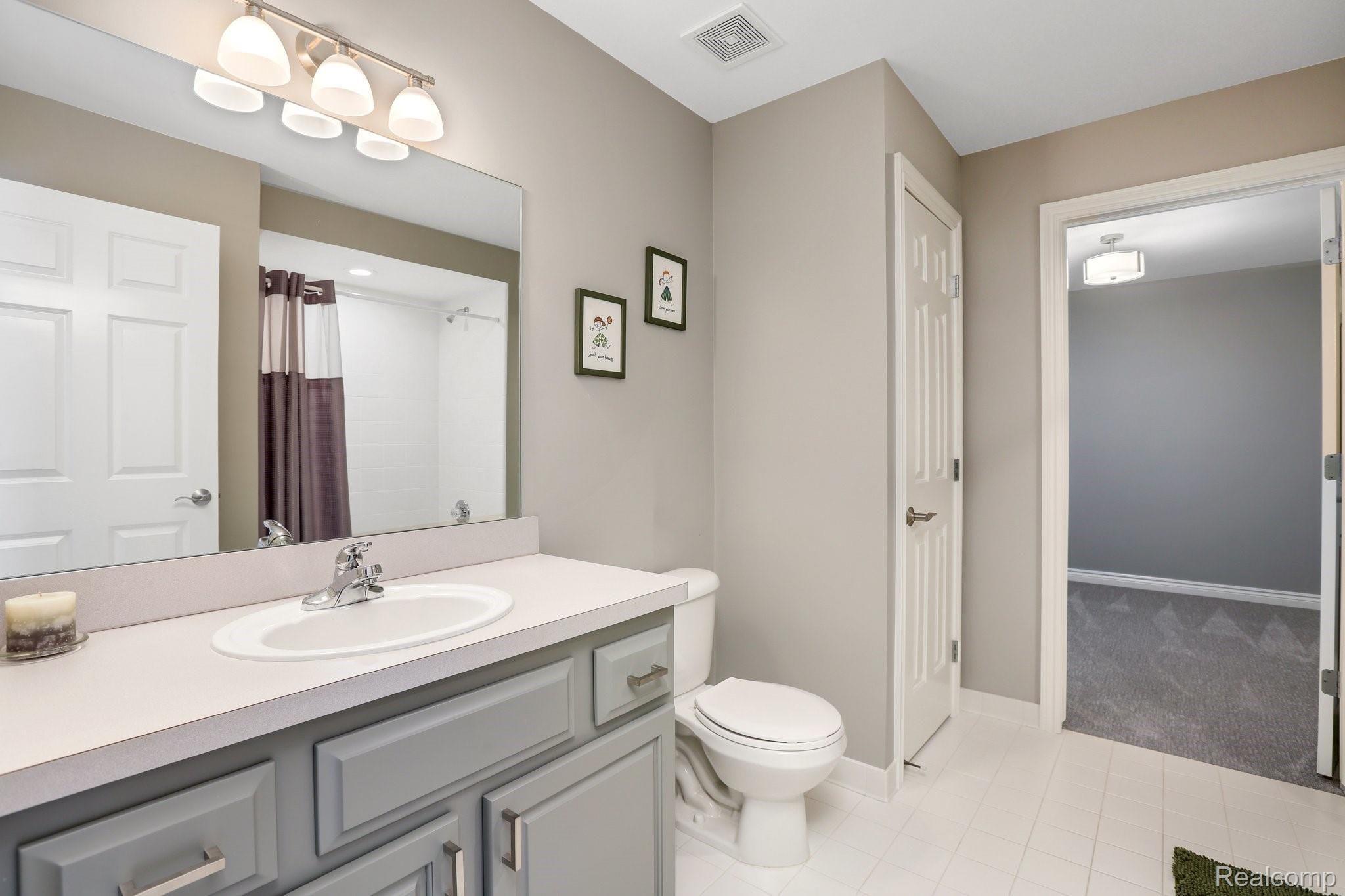 1149 Autumnview Drive Rochester, MI 48307 - Photo 37 of 65 37-web-or-mls-1149 Autumnview Dr0033.jpg