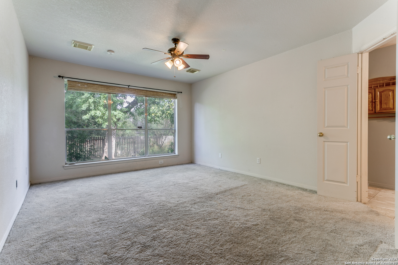 10518 Mustang Ridge Converse, TX 78109 - Photo 5 of 16