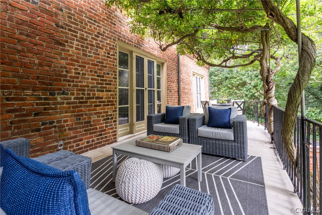 9 River Road Richmond, VA 23226 - Photo 16 of 46 Balcony. Wisteria Canopy, Garden View, Livingroom-