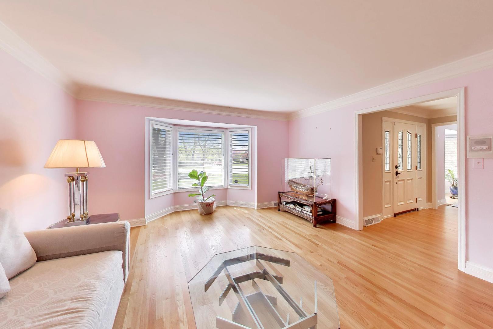 766 Camelot Drive Burr Ridge, IL 60527 - Photo 14 of 48 a bed room with a bed and a lamp