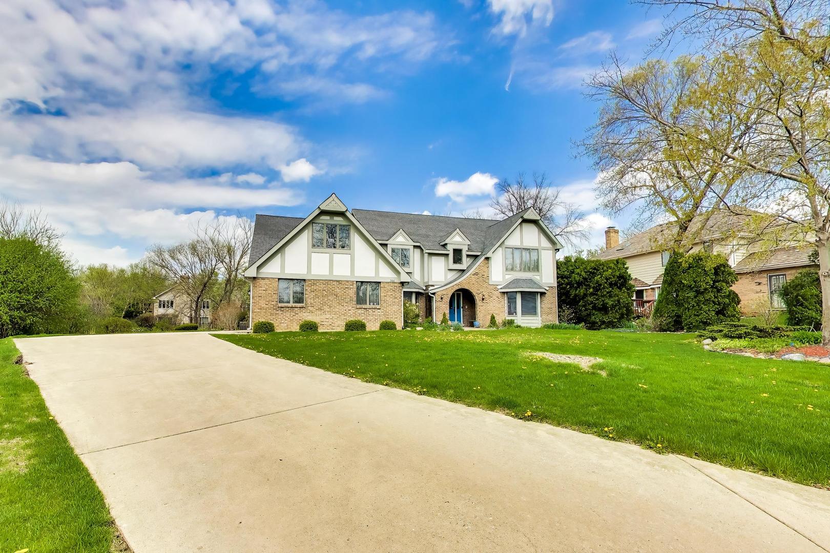 766 Camelot Drive Burr Ridge, IL 60527 - Photo 4 of 48 a view of house and outdoor space