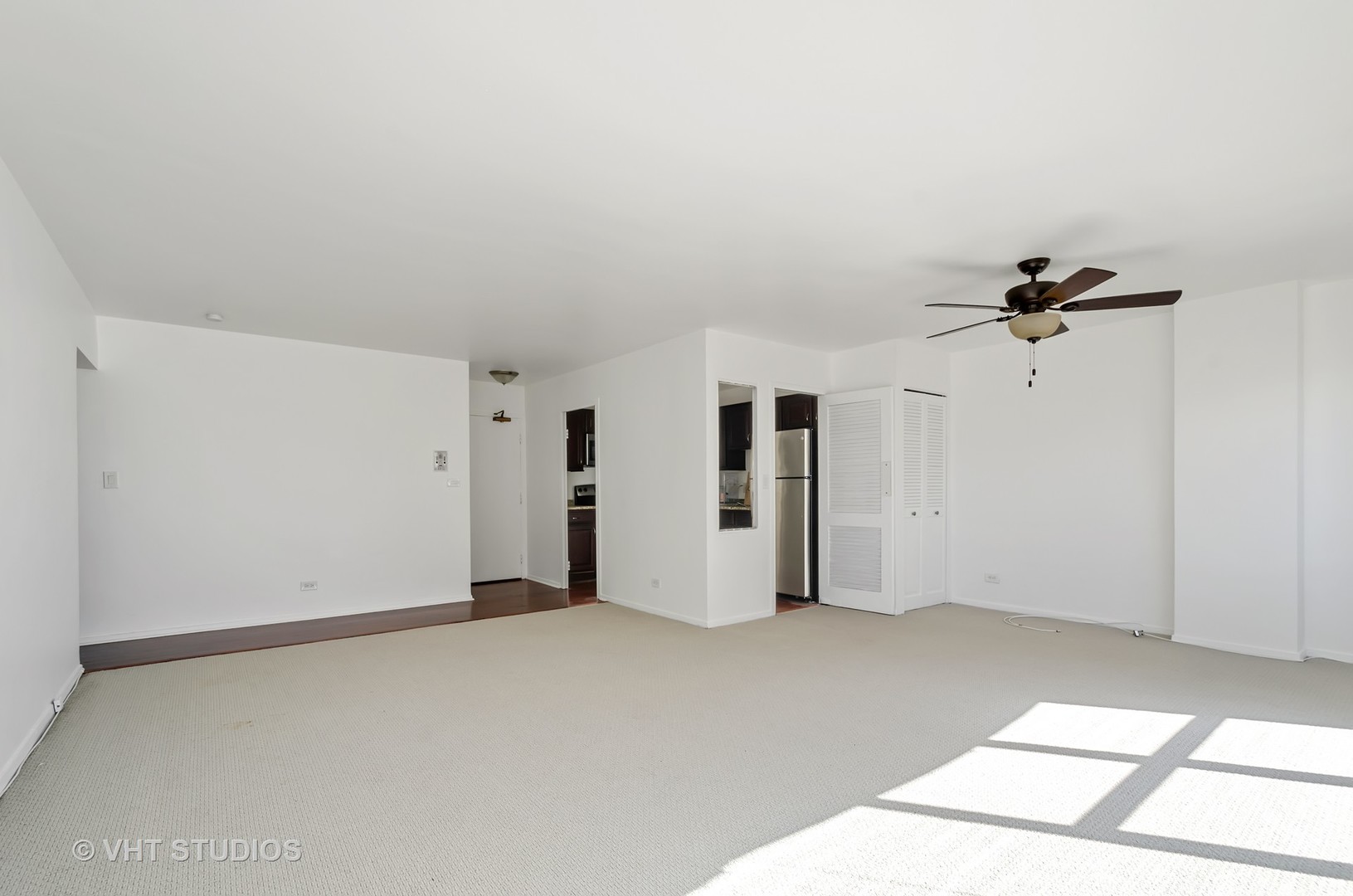 6157 North Sheridan Road, Unit 14K Chicago, IL 60660 - Photo 3 of 17