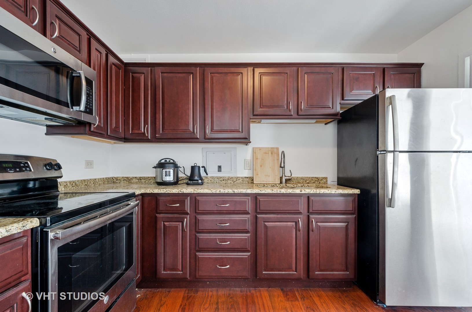 6157 North Sheridan Road, Unit 14K Chicago, IL 60660 - Photo 7 of 17