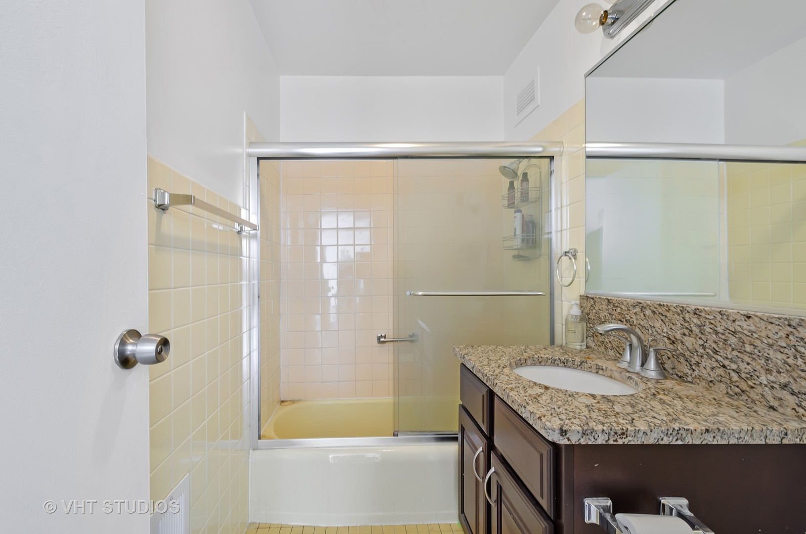 6157 North Sheridan Road, Unit 14K Chicago, IL 60660 - Photo 9 of 17