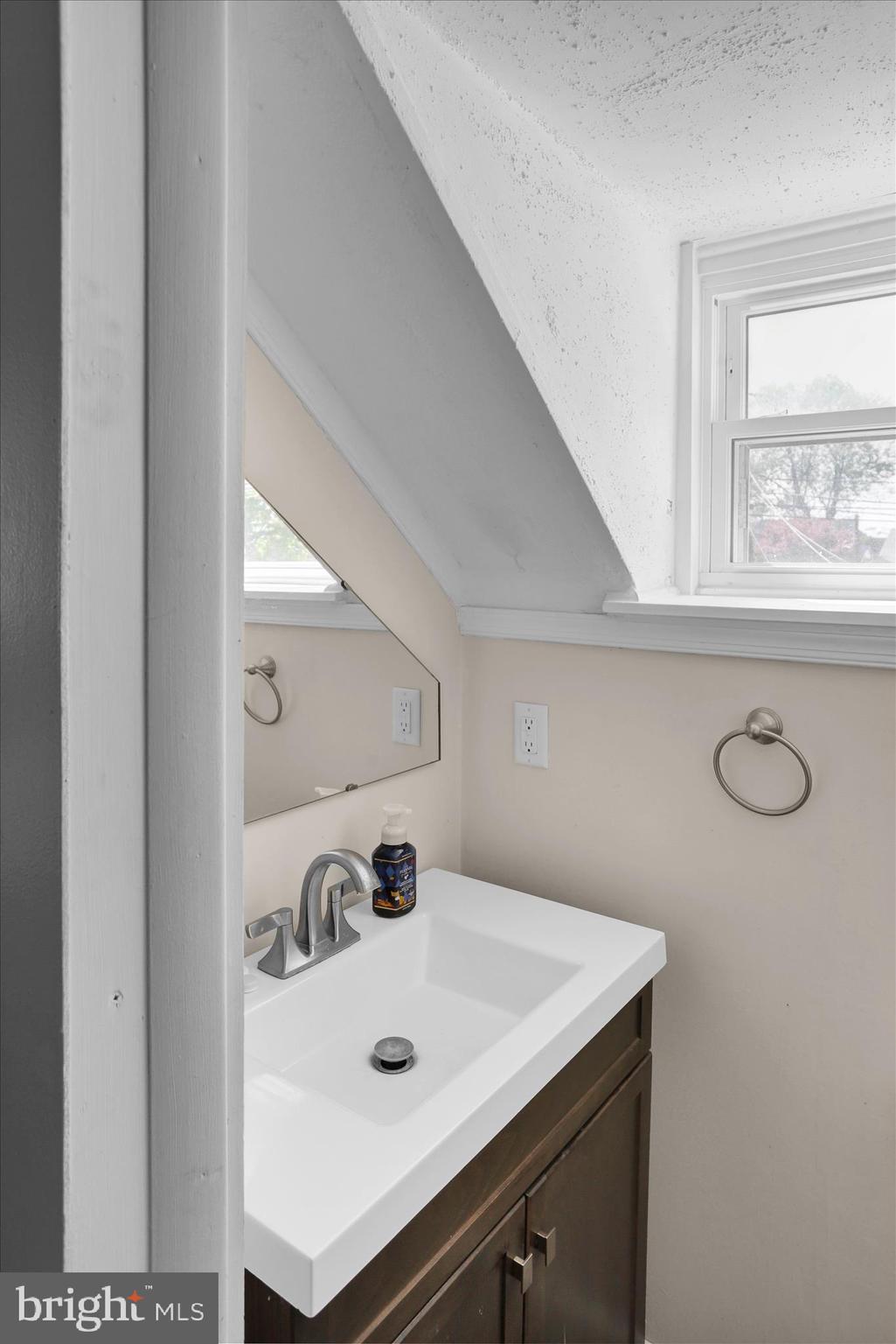 224 Bard Avenue Reading, PA 19608 - Photo 19 of 33 E26A8633