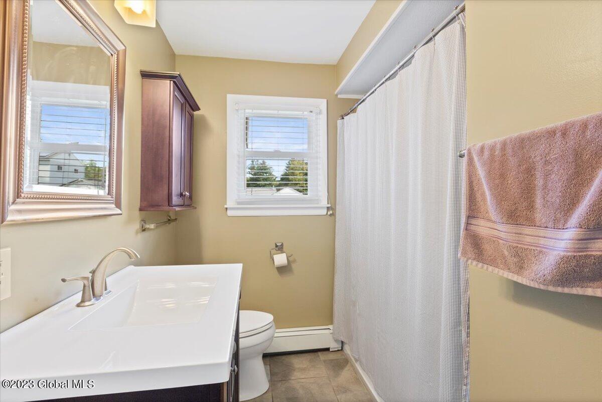 14 Merrill Street Colonie, NY 12205 - Photo 15 of 33 10-MW2_0900
