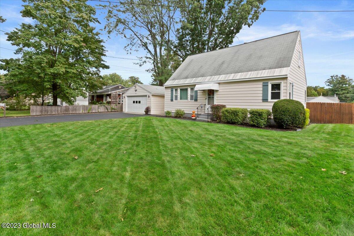 14 Merrill Street Colonie, NY 12205 - Photo 2 of 33 23-MW2_0960