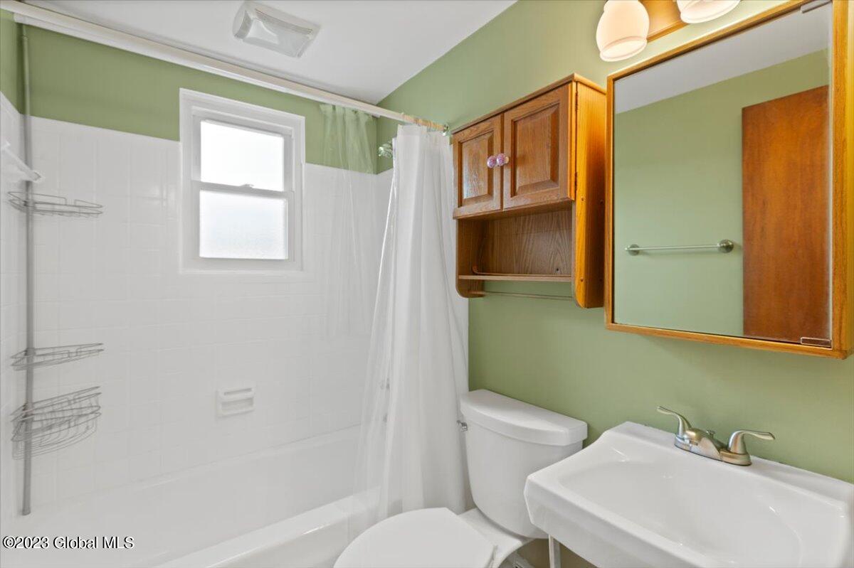 14 Merrill Street Colonie, NY 12205 - Photo 22 of 33 15-MW2_0921