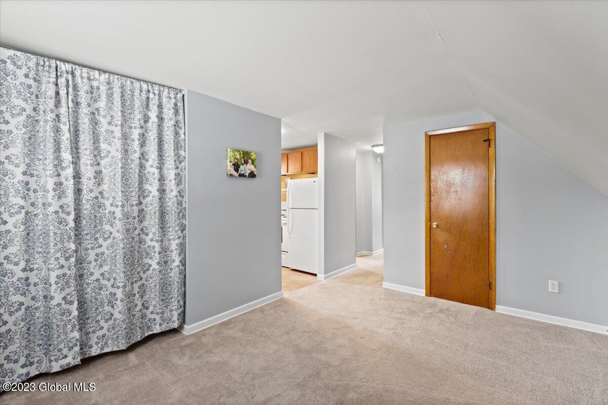 14 Merrill Street Colonie, NY 12205 - Photo 24 of 33 21-MW2_0955