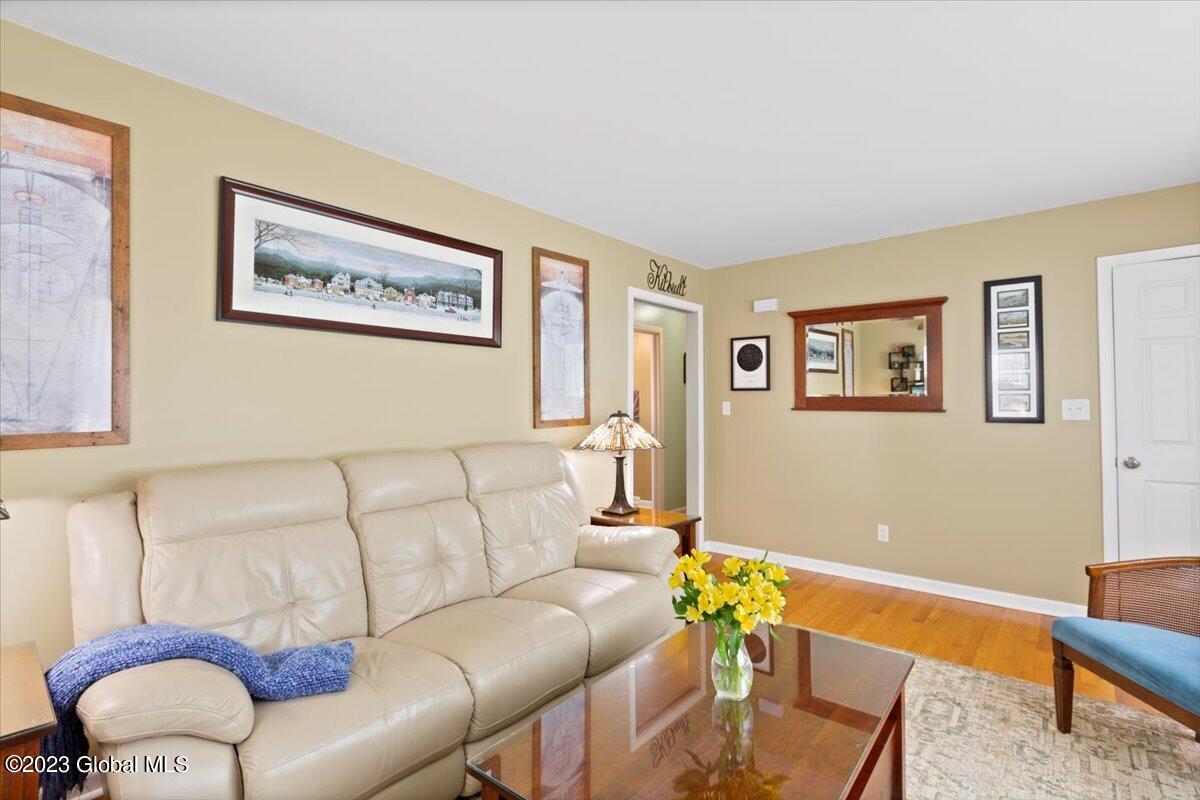 14 Merrill Street Colonie, NY 12205 - Photo 6 of 33 09-MW2_0896