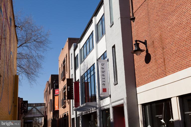 1070 Paper Mill Court, Unit 1070 Washington, DC 20007 - Photo 4 of 11 Exterior (General)