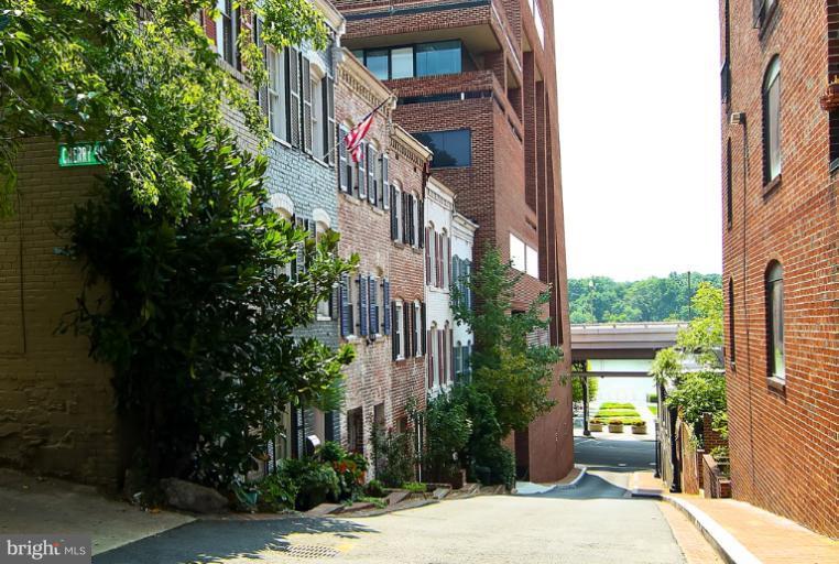 1070 Paper Mill Court, Unit 1070 Washington, DC 20007 - Photo 9 of 11 Exterior (General)