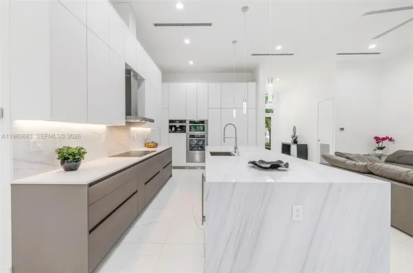 $2,894,000 | 11780 Northeast 8th Avenue, Biscayne Park, FL 33161