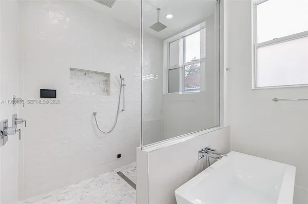 $2,894,000 | 11780 Northeast 8th Avenue, Biscayne Park, FL 33161