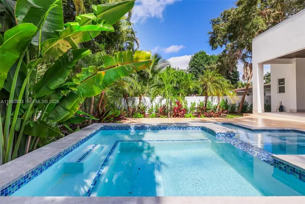 $2,894,000 | 11780 Northeast 8th Avenue, Biscayne Park, FL 33161