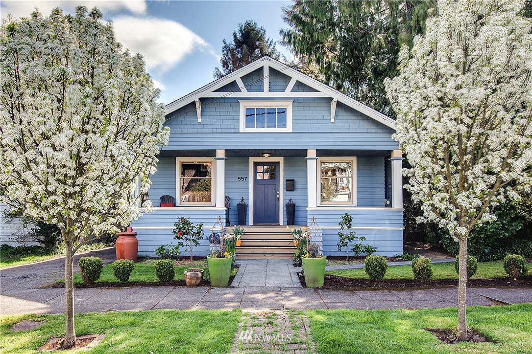 557 North 72nd Street Seattle, WA 98103 - Photo 1 of 25 Gallery Image 1