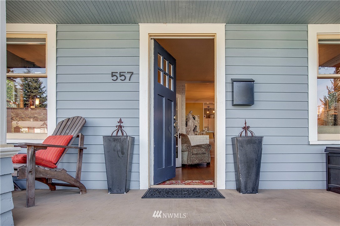 557 North 72nd Street Seattle, WA 98103 - Photo 2 of 25 Gallery Image 2