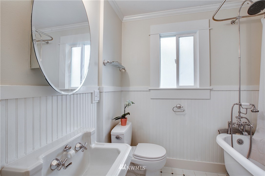557 North 72nd Street Seattle, WA 98103 - Photo 15 of 25 Gallery Image 15