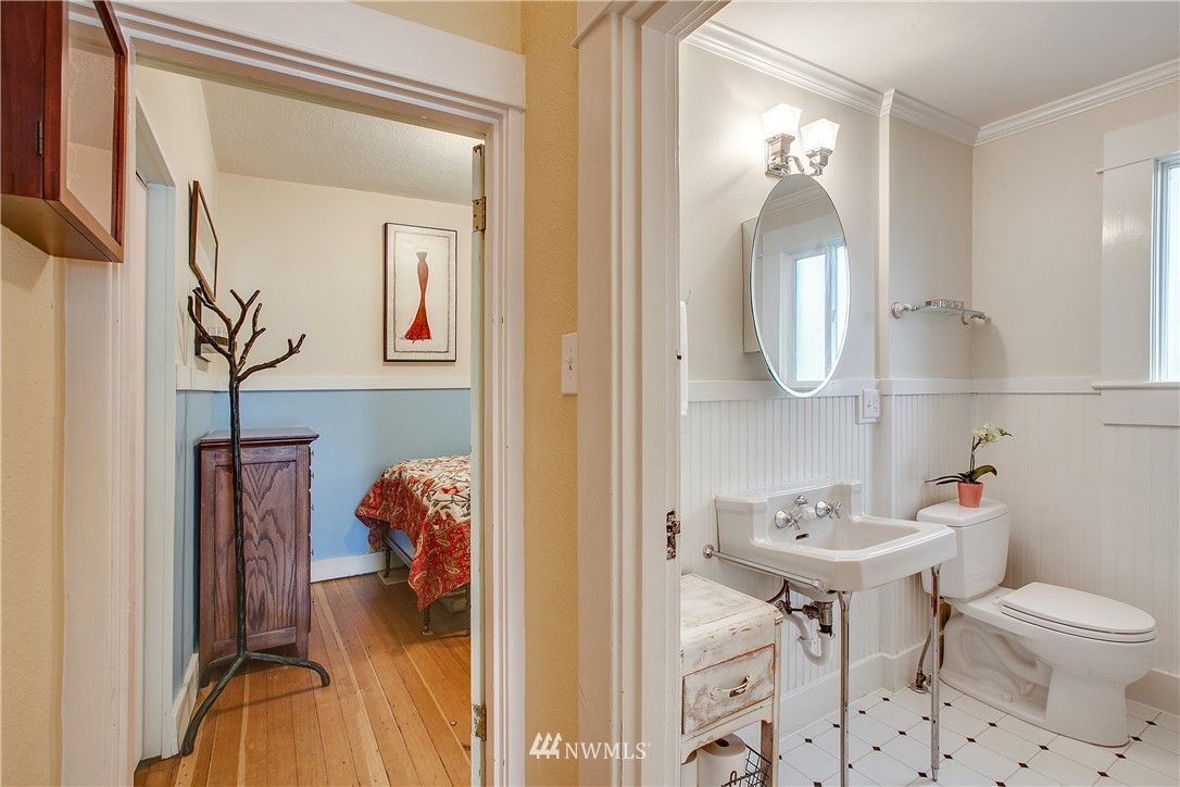 557 North 72nd Street Seattle, WA 98103 - Photo 16 of 25 Gallery Image 16