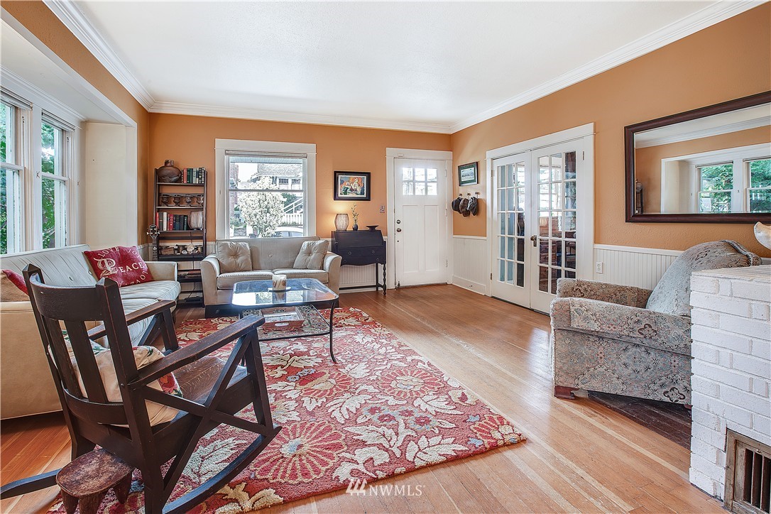 557 North 72nd Street Seattle, WA 98103 - Photo 3 of 25 Gallery Image 3