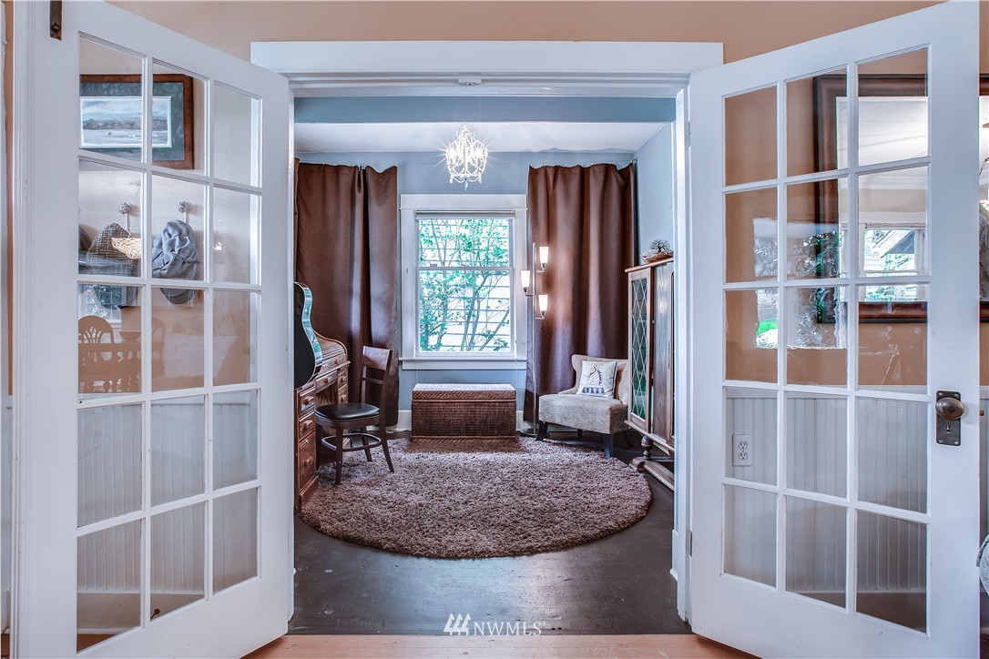 557 North 72nd Street Seattle, WA 98103 - Photo 5 of 25 Gallery Image 5