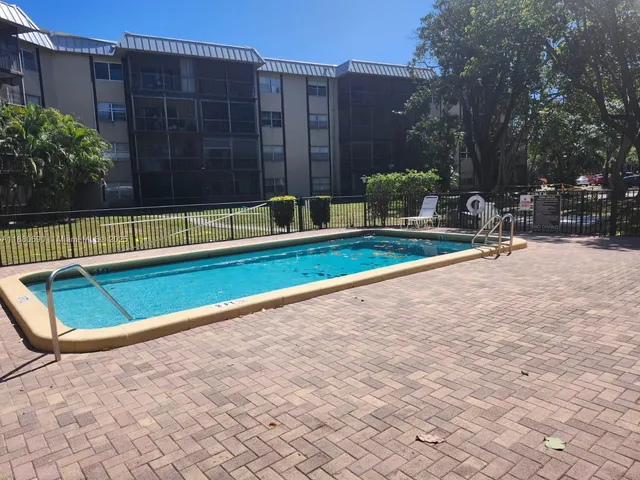 $179,000 | Inverrary, Lauderhill, FL 33319